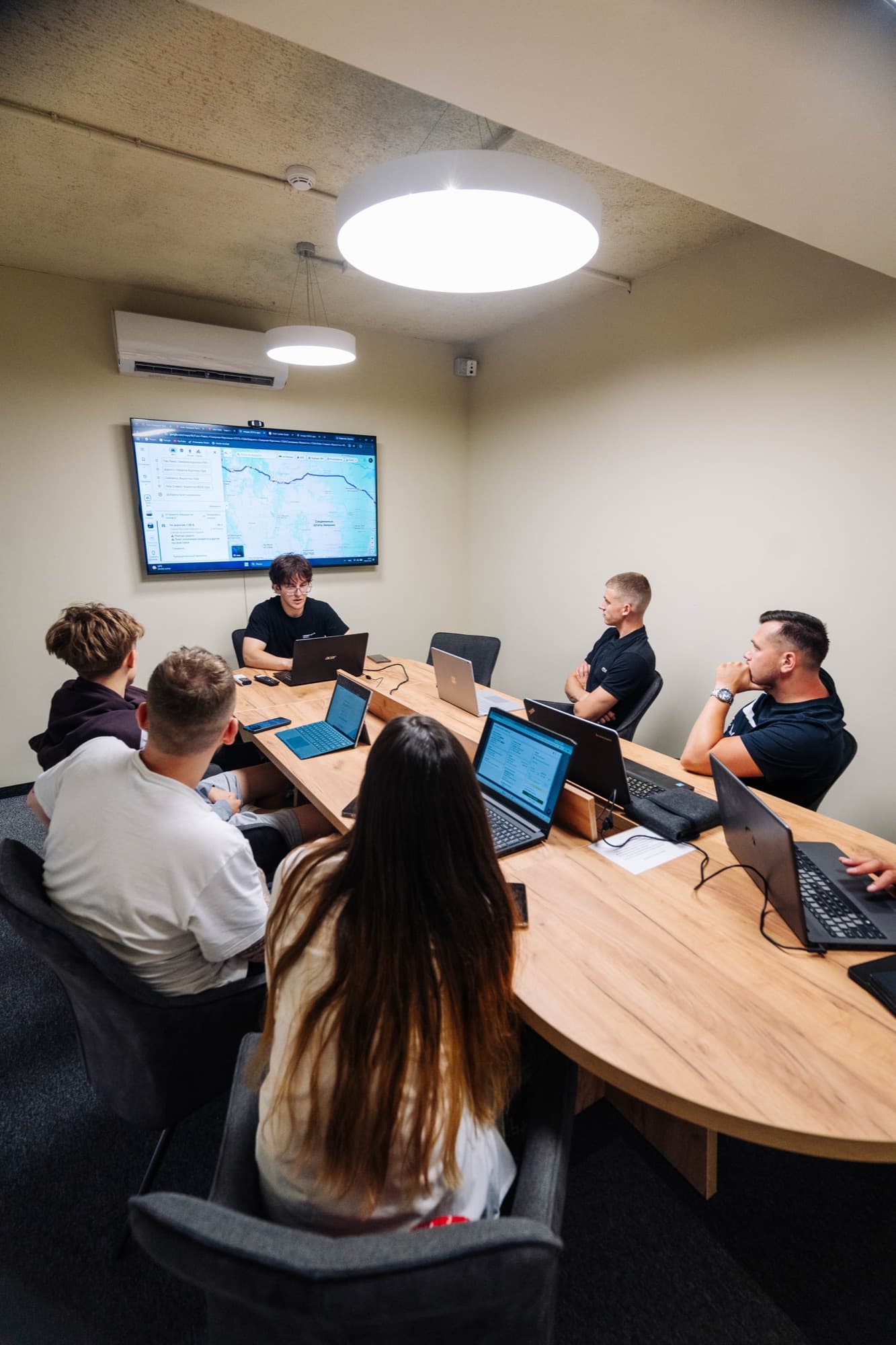 Занятие Freight Path Academy: разбор маршрута по карте США на большом экране